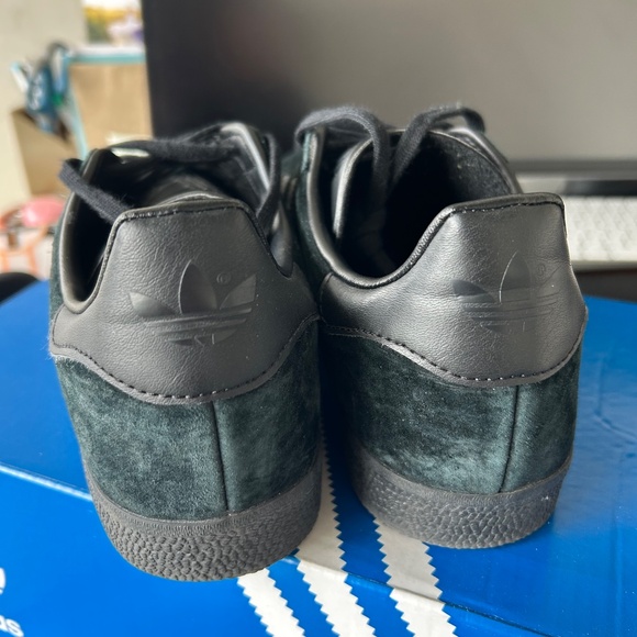 adidas gazelle - triple black men’s size 9 - Picture 4 of 6